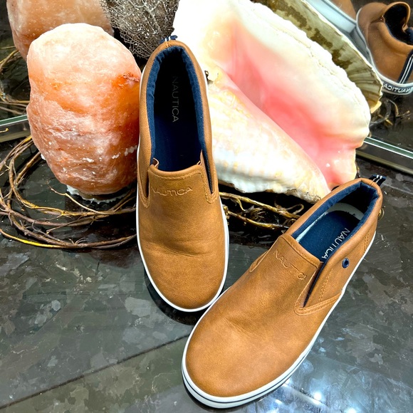Nautica Other - Nautica Boys Slide On Cushioned Akeley Shoes: SIZE 4 Brown w/ Navy Blue Accents
